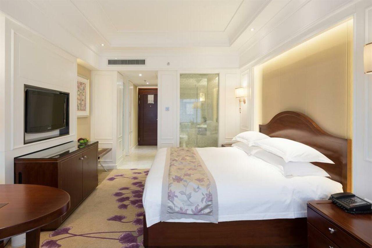 New Era Hotel Kunming Esterno foto