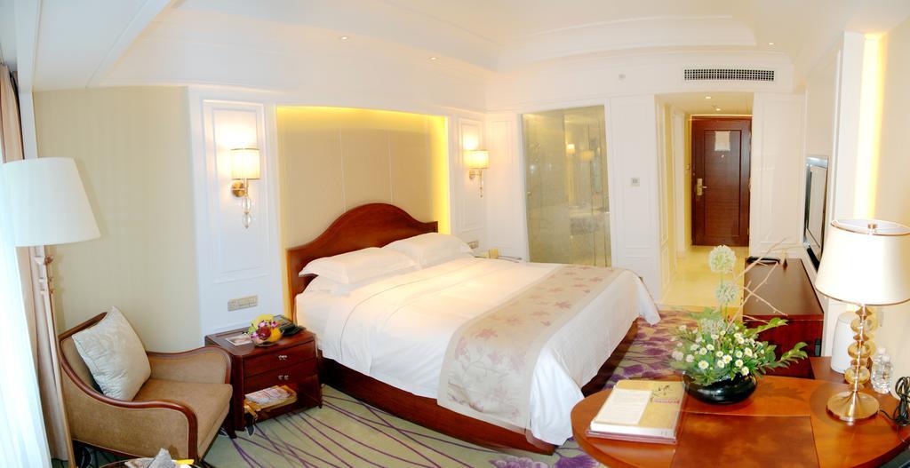 New Era Hotel Kunming Esterno foto