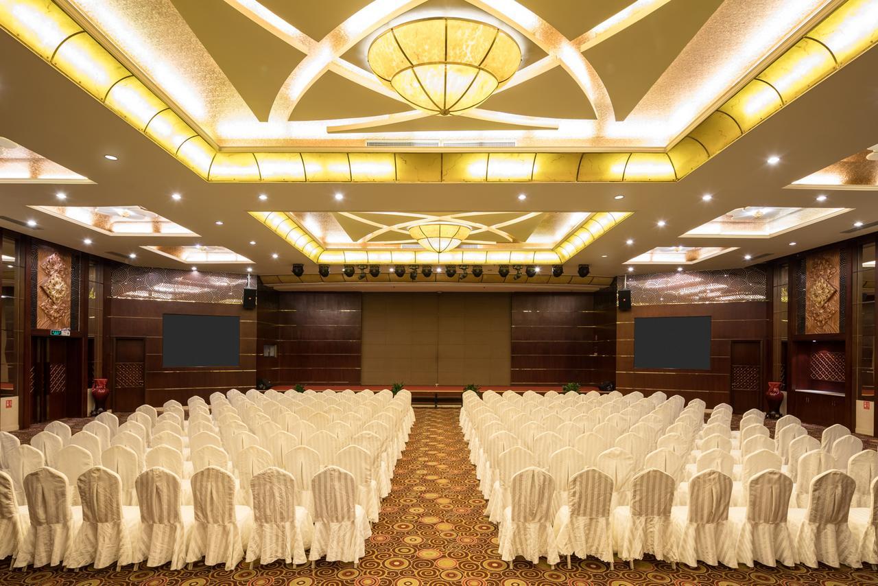 New Era Hotel Kunming Esterno foto