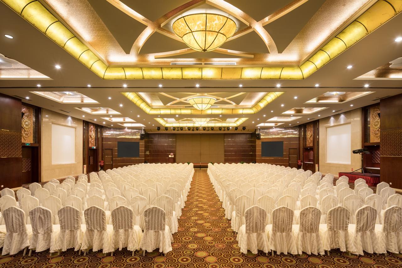 New Era Hotel Kunming Esterno foto